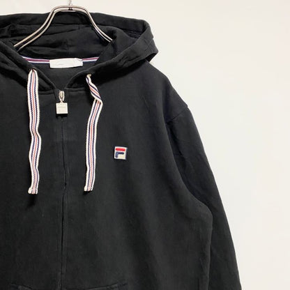 古着 used　FILA　フィラ　長袖ジップアップパーカー　ワンポイントロゴ刺　黒　ブラック　ヴィンテージ　秋冬服　XLサイズ