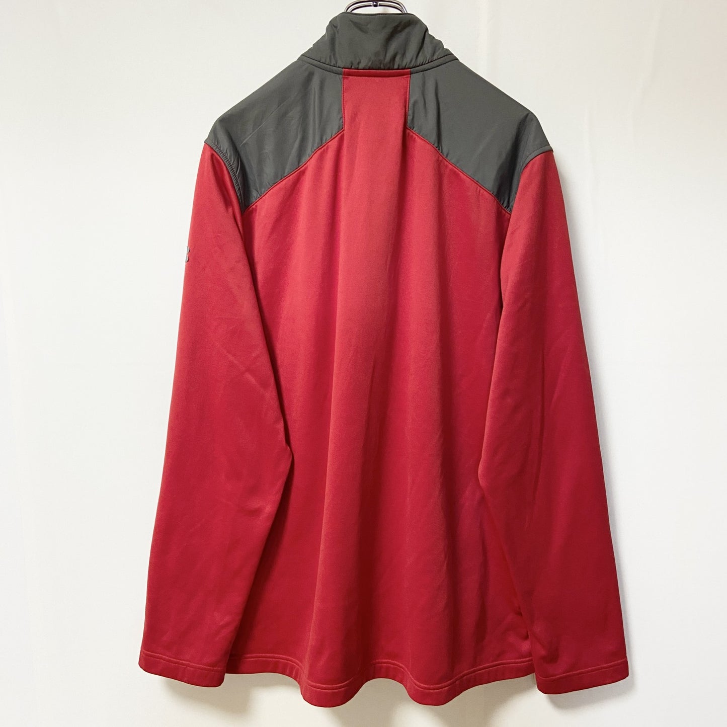 古着 used　UNDER ARMOUR アンダーアーマー　長袖ハーフジッププルオーバー　スポーツウェア　ハイネック　Lサイズ