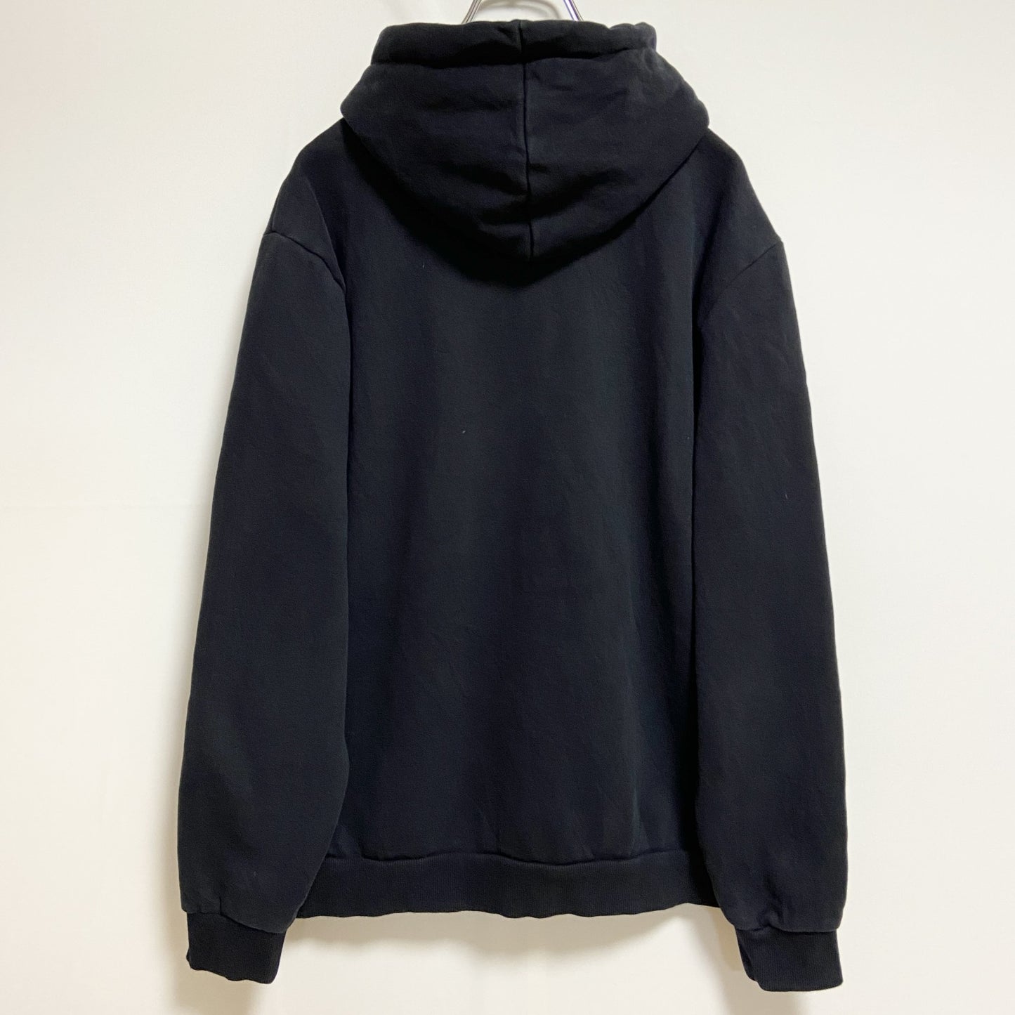 古着 used　PUMA　プーマ　長袖ロゴ立体パーカー　スウェットプルオーバー　シンプル　黒　ブラック　秋冬服　Lサイズ
