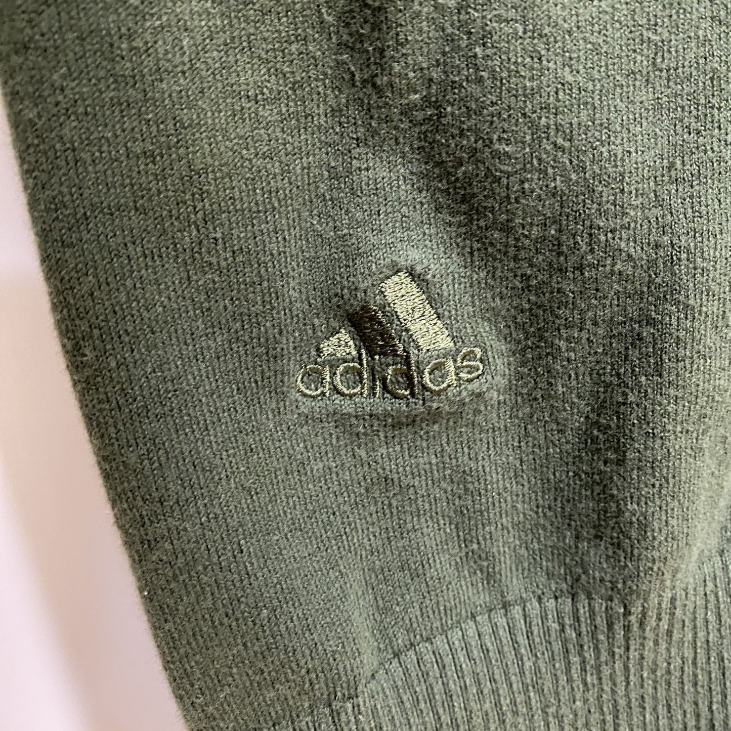 古着 used　adidas　アディダス　Vネックニットベスト　ワンポイントロゴ刺　緑　グリーン　XLサイズ