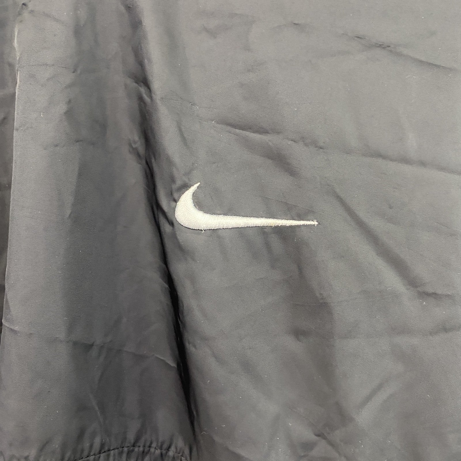 NIKE　ナイキ　プルオーバージャケット　刺繍　スウッシュロゴ　黒　ブラック　Mサイズ