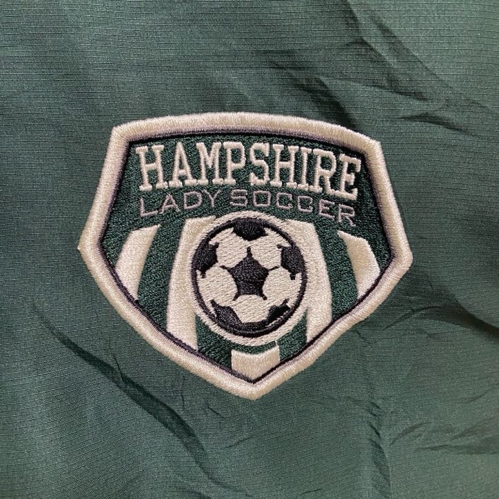 古着 used　HOLLOWAY　ホロウェイ　長袖ワンポイント刺繍ナイロンジャケット　サッカー　HAMPSHIRE　緑　グリーン