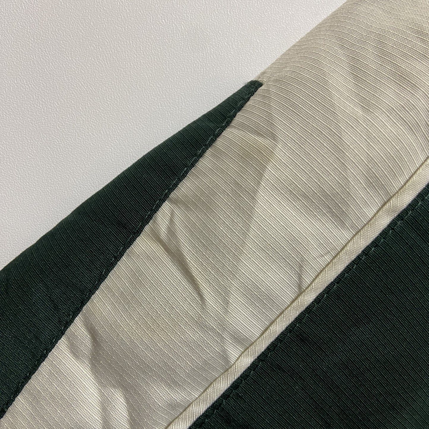 古着 used　HOLLOWAY　ホロウェイ　長袖ワンポイント刺繍ナイロンジャケット　サッカー　HAMPSHIRE　緑　グリーン