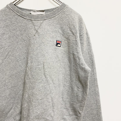 古着 used　FILA　フィラ　長袖クルーネックスウェット　トレーナー　ワンポイント刺　グレー　秋冬服　Lサイズ