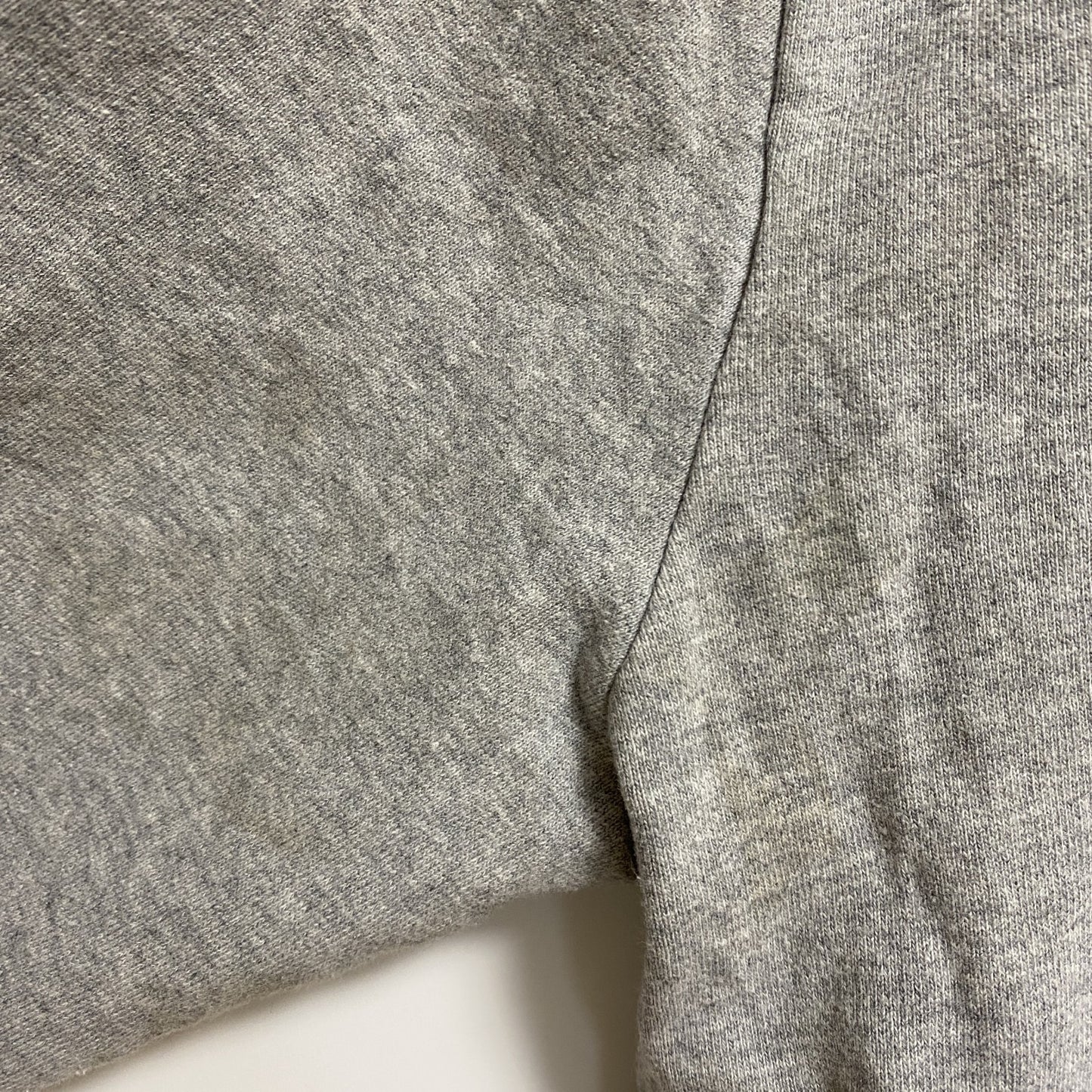 古着 used　FILA　フィラ　長袖クルーネックスウェット　トレーナー　ワンポイント刺　グレー　秋冬服　Lサイズ