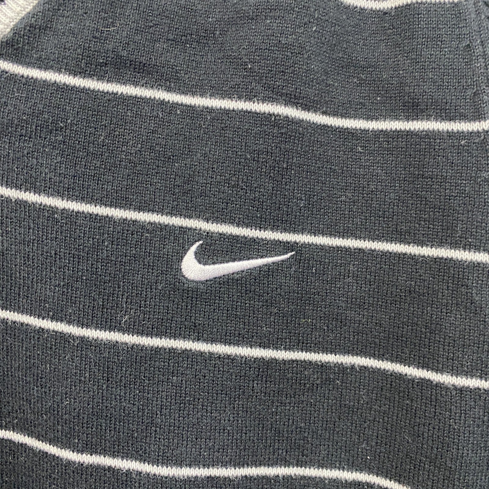NIKE　ナイキ　ニットセーター　Ⅴネック　ボーダー柄　黒　ブラック　Lサイズ
