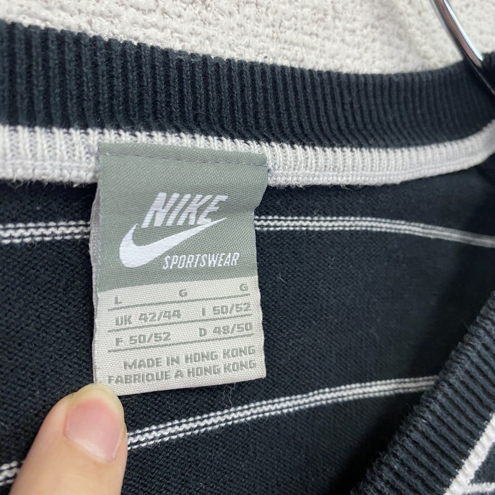 NIKE　ナイキ　ニットセーター　Ⅴネック　ボーダー柄　黒　ブラック　Lサイズ