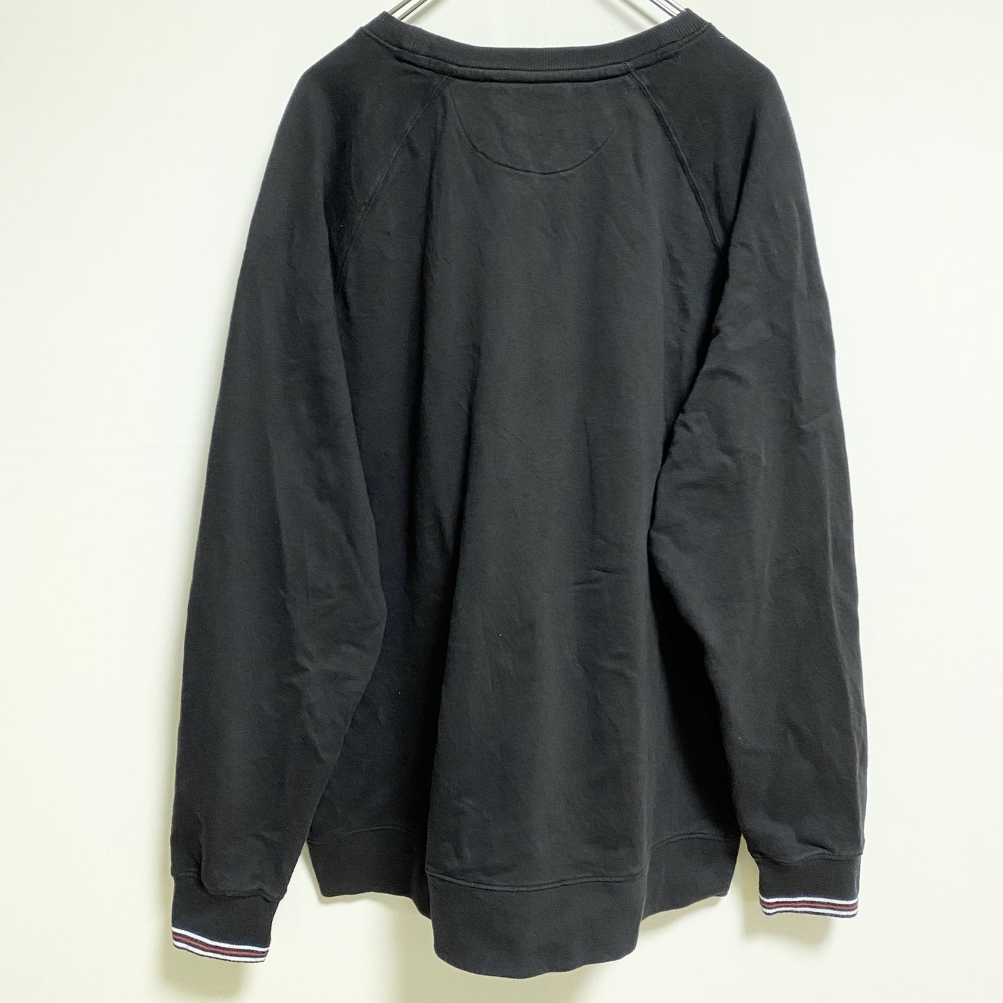 FILA　フィラ　スウェット/トレーナー　前V　ラグランスリーブ　刺繡ロゴ　デカロゴ　黒　ブラック　2XLサイズ