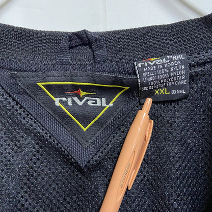 古着 used　rivaL　長袖ハーフジップナイロンジャケット　ワンポイント刺繍　黒　オレンジ　ビッグシルエット　2XLサイズ