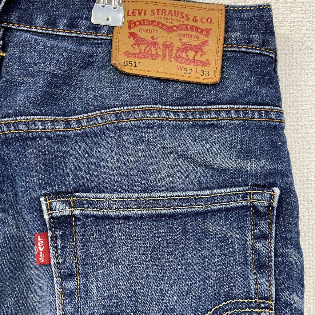 Levi's　リーバイス　551　デニムパンツ/ジーンズ　フェード　縦落ち　鬼ヒゲ　ジップフライ　インディゴ　W32サイズ