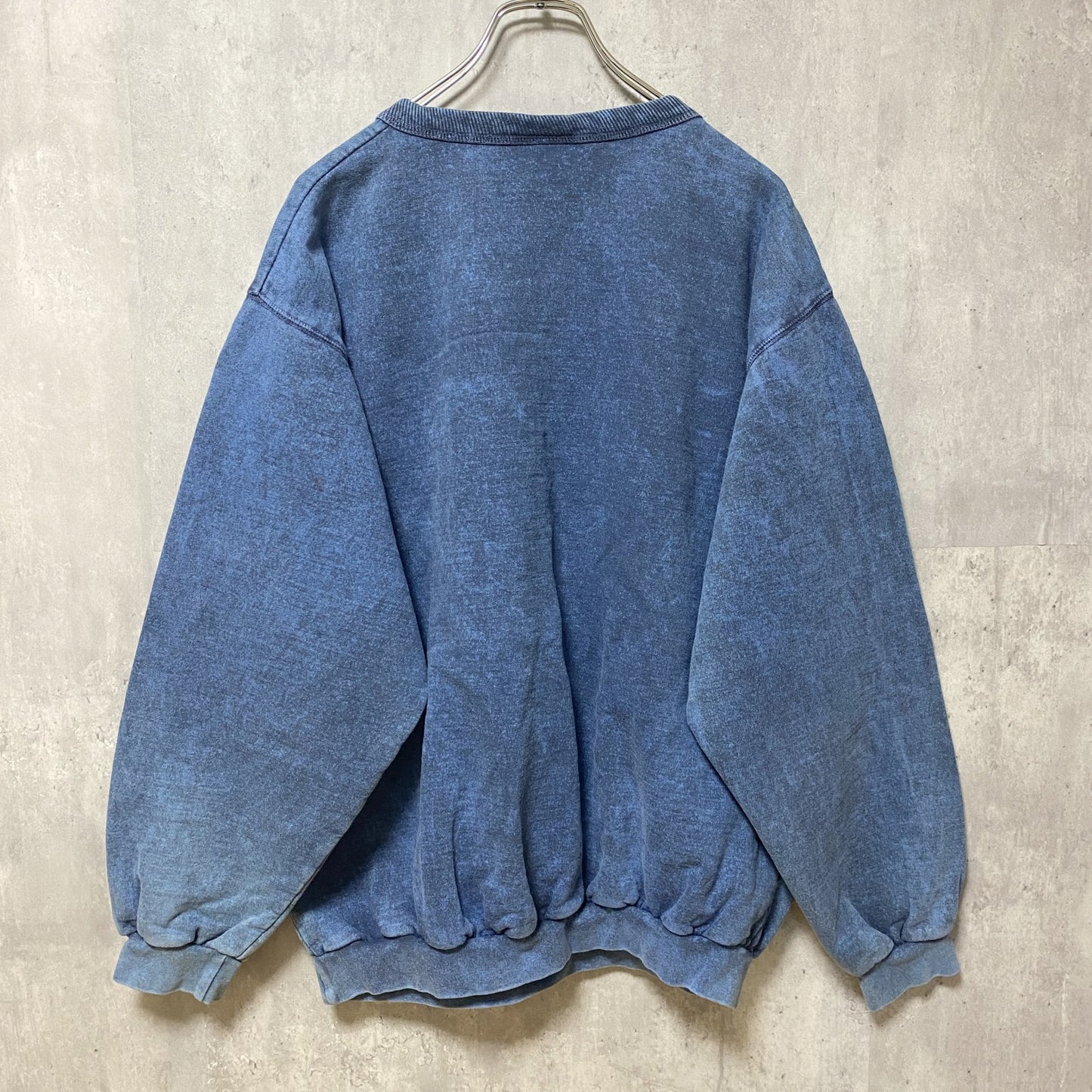 古着 used　90s　90年代　カナダ製　長袖アニマル柄プリントスウェット　トレーナー　青　ヴィンテージ　レトロ　Lサイズ