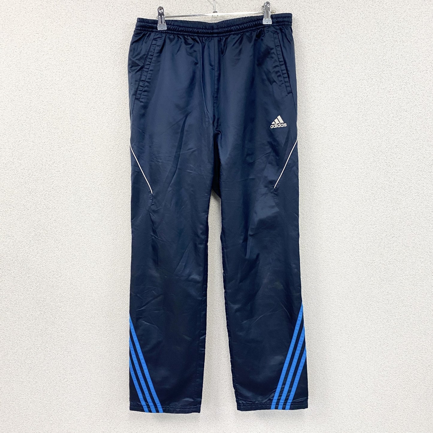 adidas　アディダス　トラックパンツ/ジャージ　パフォーマンスロゴ　ワンポイント　紺　ネイビー　Oサイズ