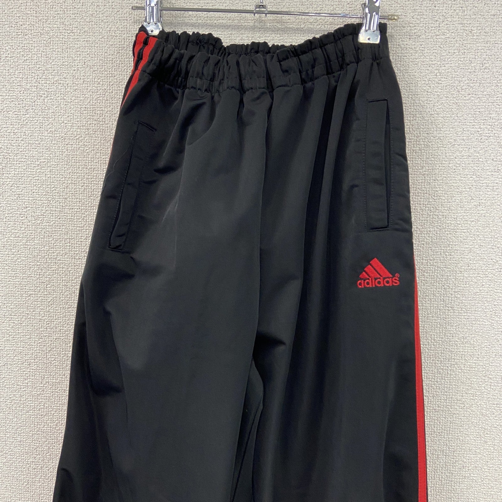 90s　adidas　アディダス　トラックパンツ/ジャージパンツ　パフォーマンスロゴ　刺繍ロゴ　ワンポイント　黒　ブラック　Lサイズ