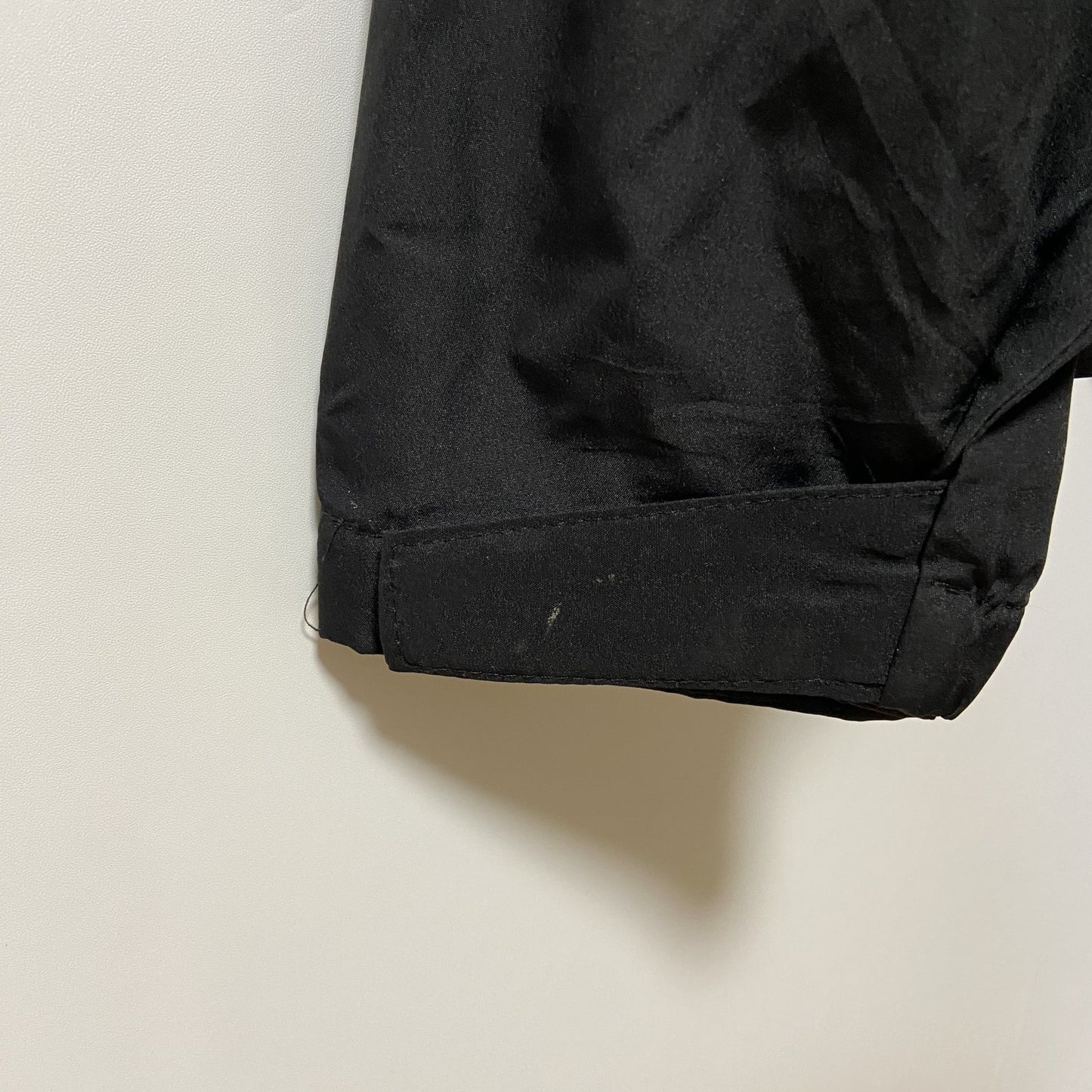 古着 used　NORTH END　長袖ナイロンジャケット　フード付き　ワンポイントプリント　黒　ビックシルエット　XLサイズ