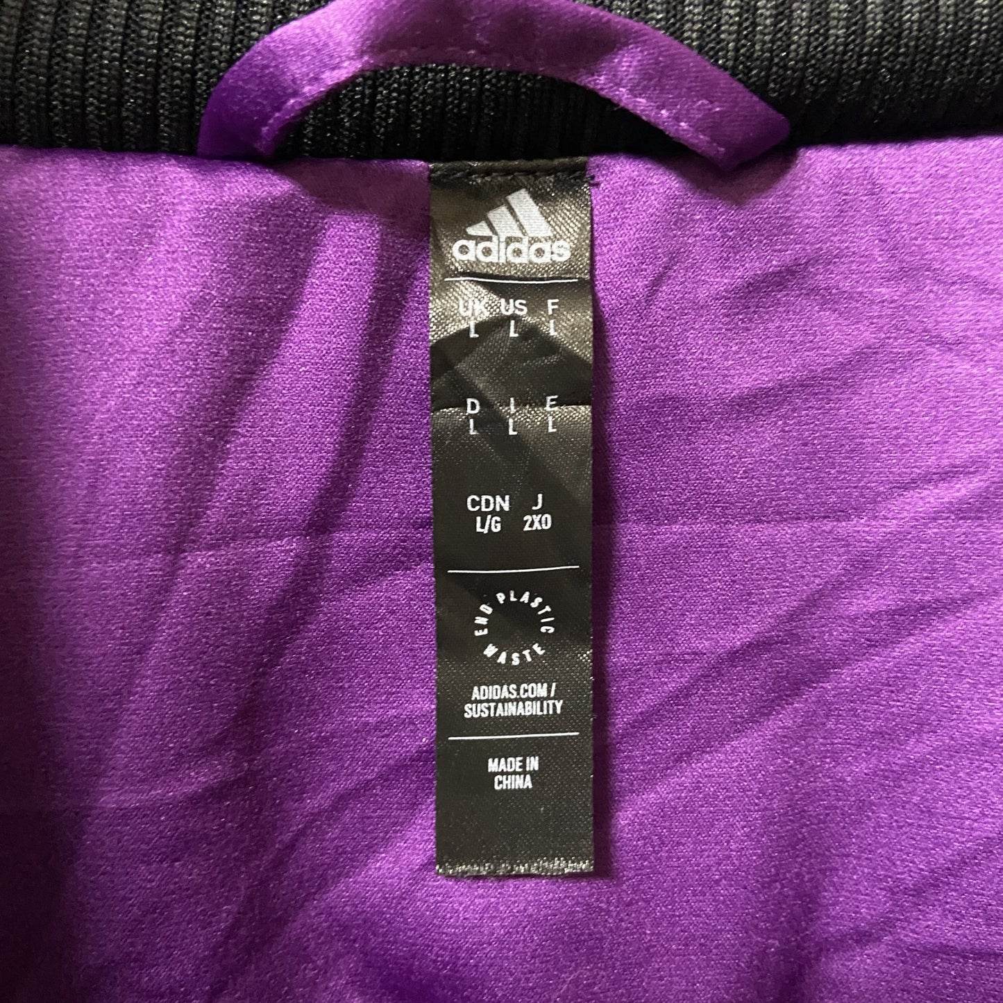 古着 used　adidas　アディダス　長袖ジップアップブルゾン　ワンポイント刺繍　オークランド　黒　ブラック　Lサイズ