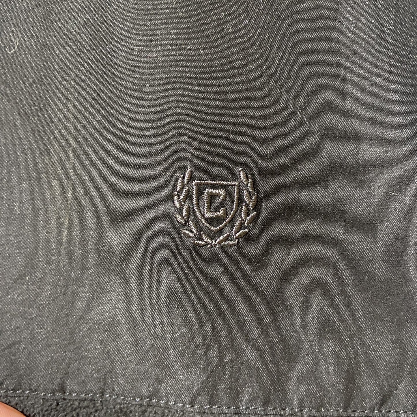 古着 used　CHAPS　チャップス　異素材切替ハイネックニットベスト　ワンポイント刺繍　シンプル　黒　ブラック　Mサイズ