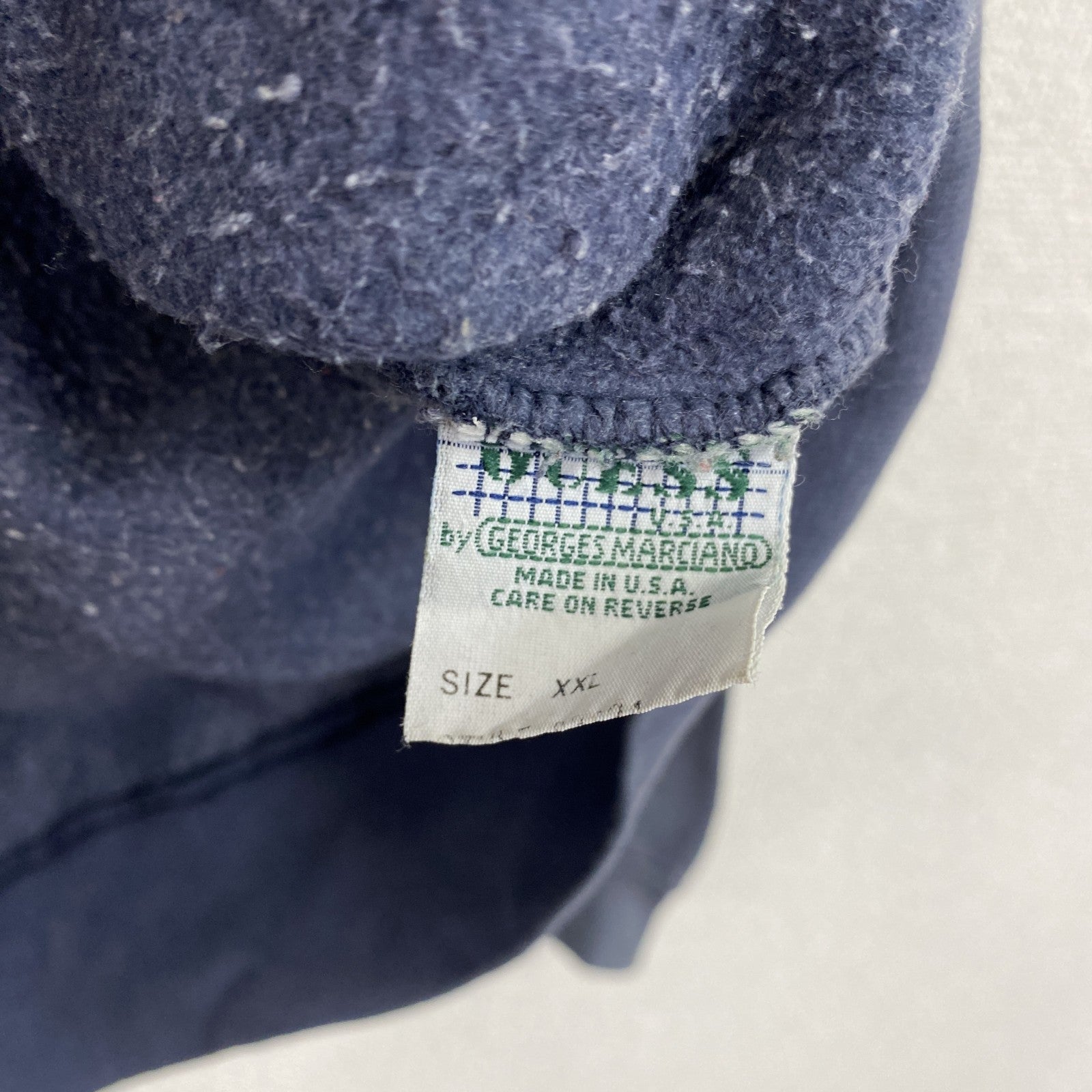 ～90s　GUESS　ゲス　スウェット/トレーナー　前V　アーチプリント　フェード　紺　ネイビー　2XLサイズ