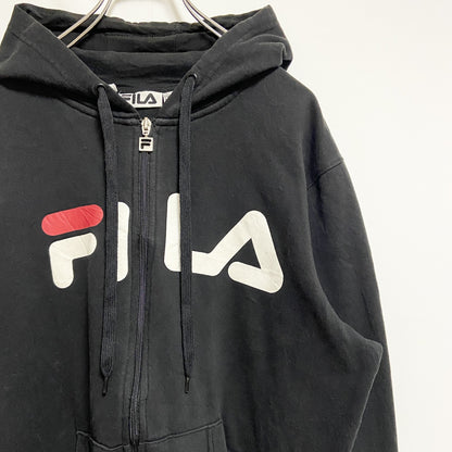 古着 used　FILA　フィラ　長袖ジップアップロゴプリントパーカー　スウェットフーディー　黒　ブラック　Mサイズ