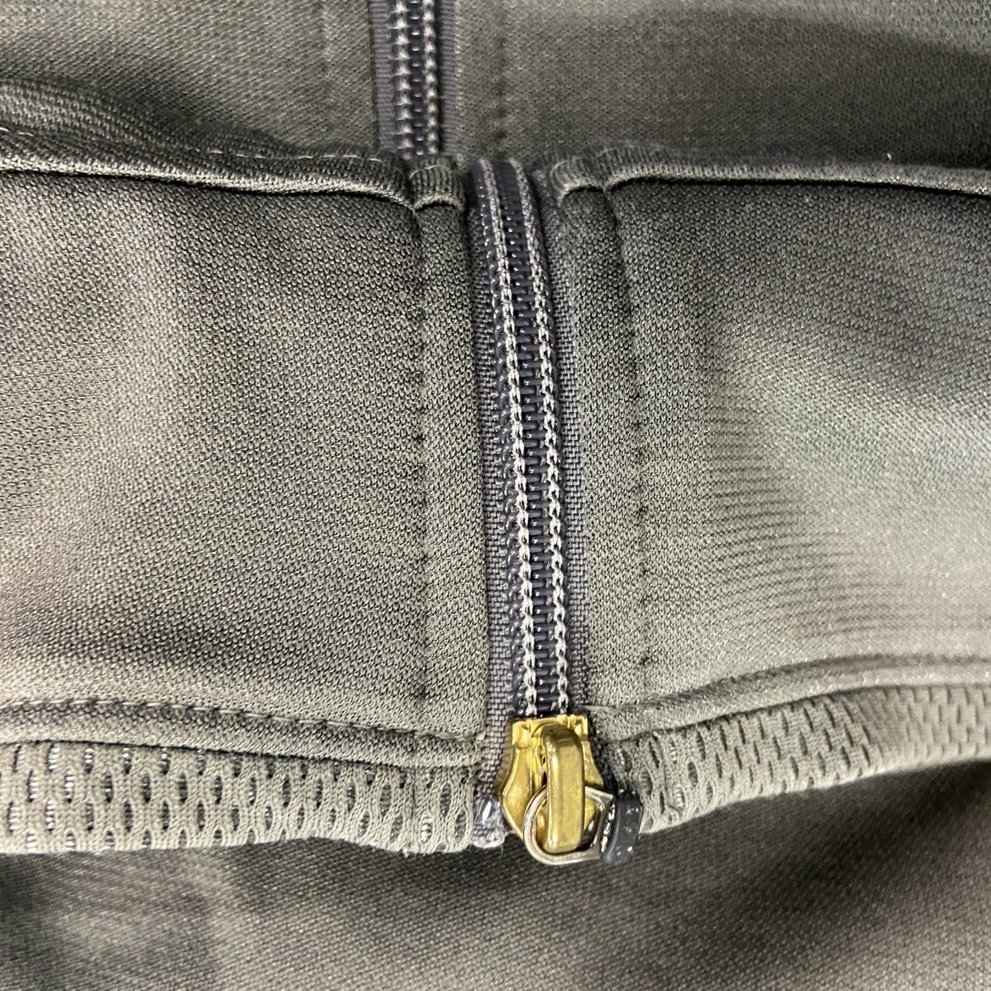 adidas　アディダス　CLIMA365　トラックジャケット/ジャージ　パフォーマンスロゴ　灰色　グレー　Mサイズ