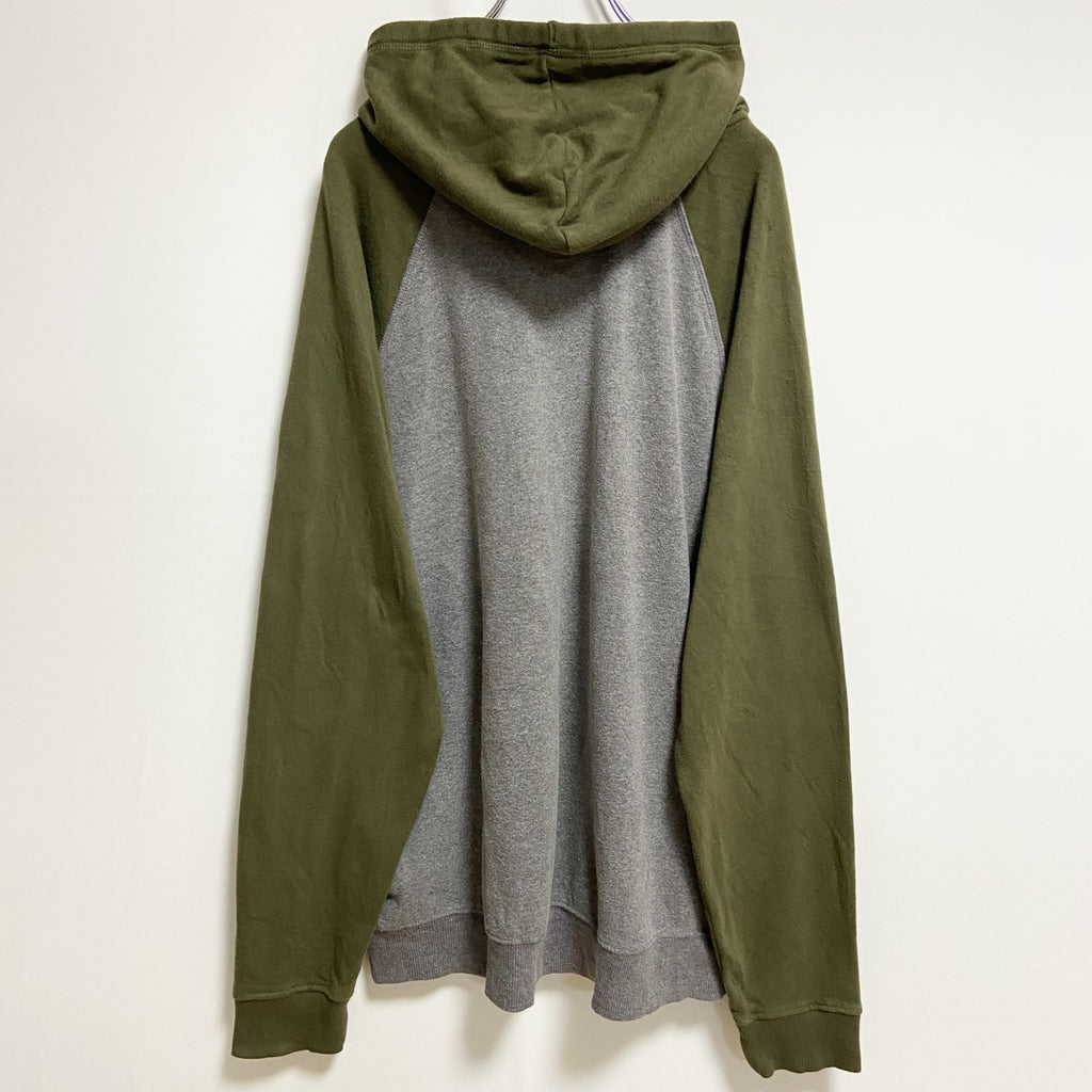 古着 used　LEVIS　リーバイス　長袖プリントパーカー　スウェットフーディー　ラグラン袖　バイカラー　緑　グレー　XLサイズ