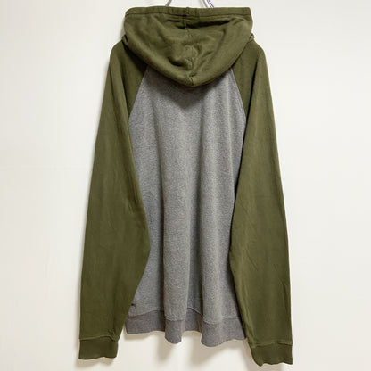 古着 used　LEVIS　リーバイス　長袖プリントパーカー　スウェットフーディー　ラグラン袖　バイカラー　緑　グレー　XLサイズ