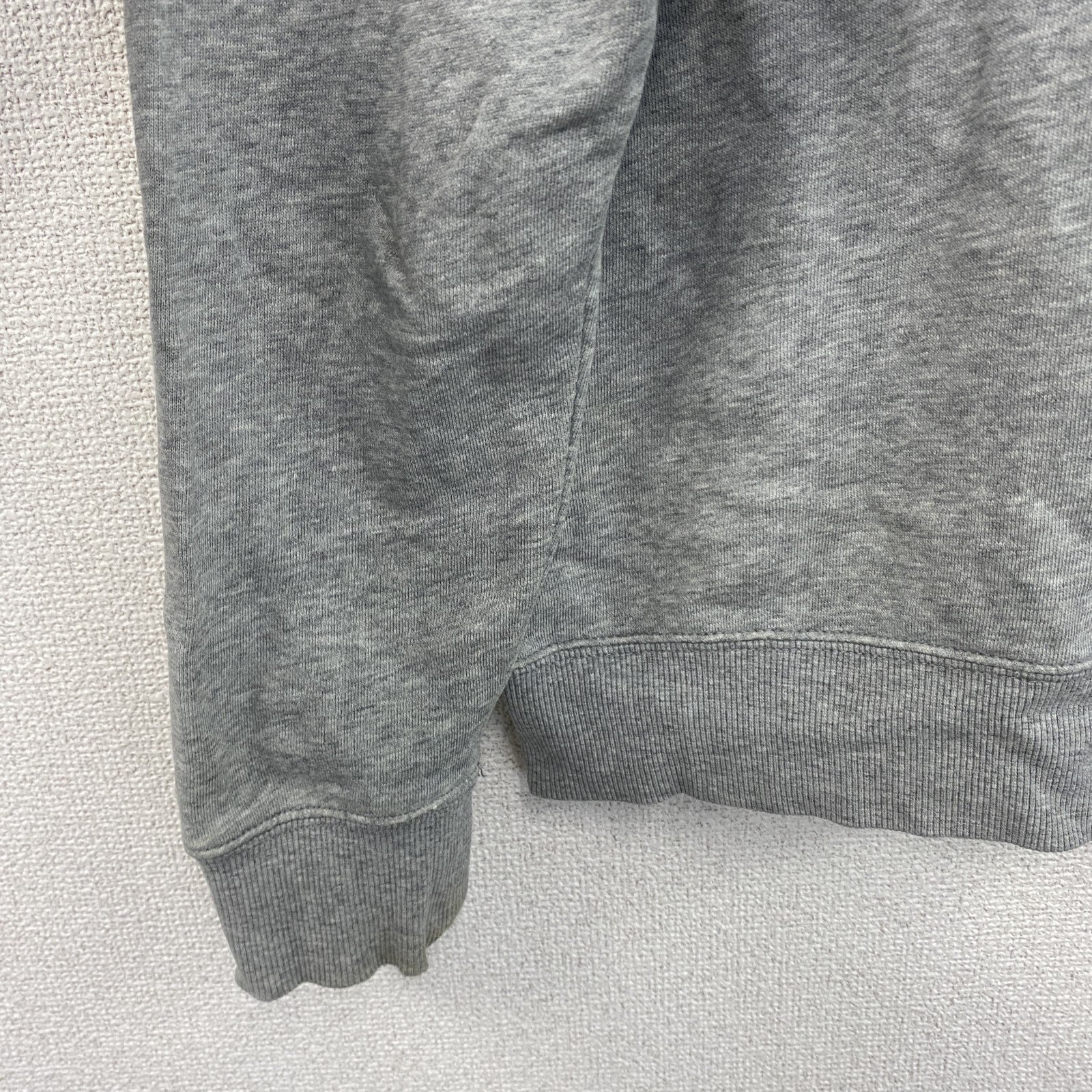 ALPHA INDUSTRIES INC　アルファインダストリーズ　スウェット/トレーナー　灰色　グレー　Mサイズ
