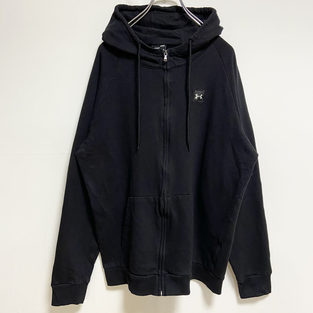 古着 used　UNDER ARMOUR　長袖ジップアップパーカー　スウェットフーディー　刺繍ワッペン　黒　ブラック　XLサイズ