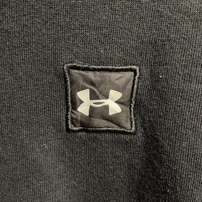 古着 used　UNDER ARMOUR　長袖ジップアップパーカー　スウェットフーディー　刺繍ワッペン　黒　ブラック　XLサイズ