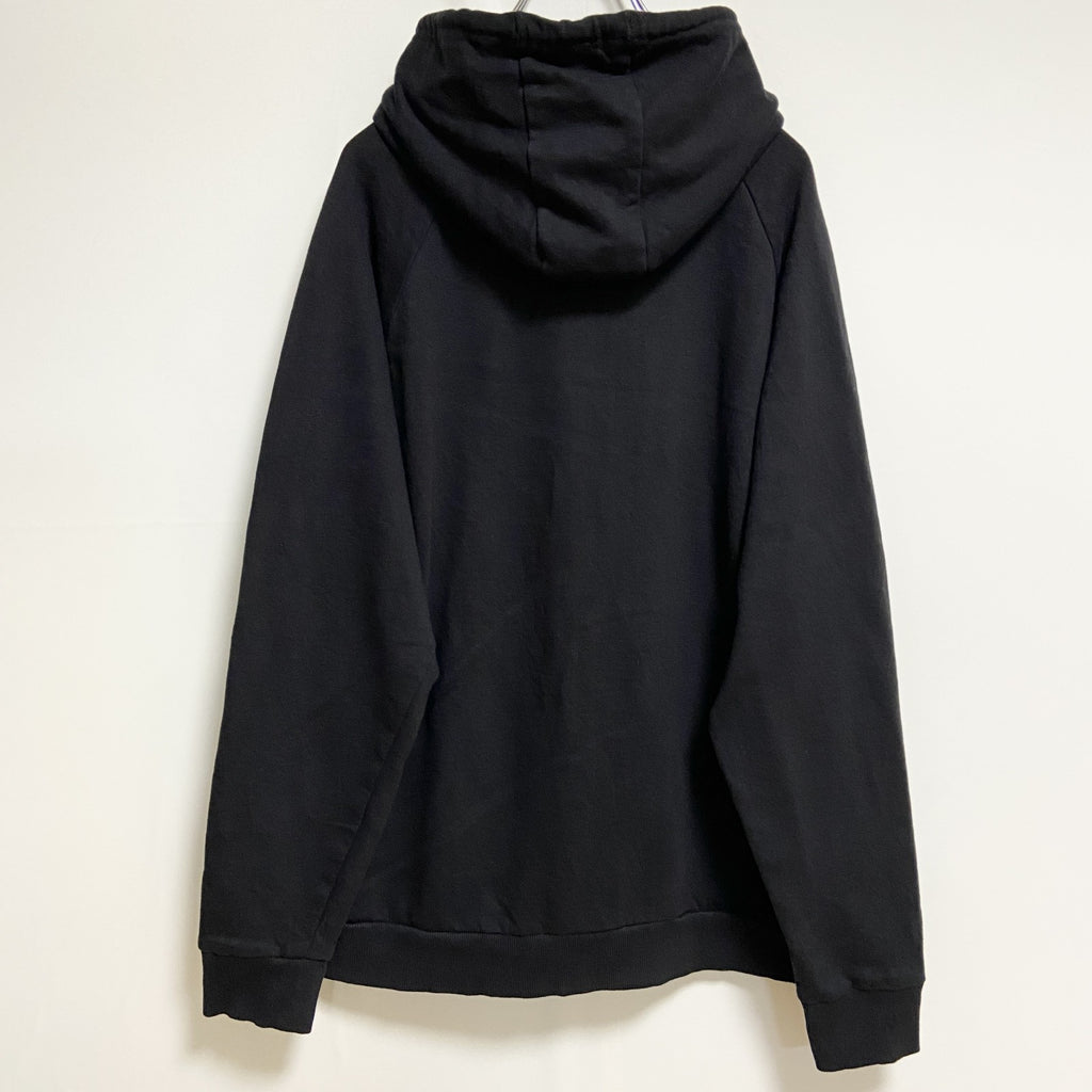 古着 used　UNDER ARMOUR　長袖ジップアップパーカー　スウェットフーディー　刺繍ワッペン　黒　ブラック　XLサイズ