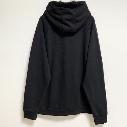 古着 used　UNDER ARMOUR　長袖ジップアップパーカー　スウェットフーディー　刺繍ワッペン　黒　ブラック　XLサイズ