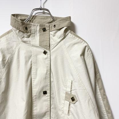 古着 used　IZZI OUTER WEAR　長袖ナイロンジャケット　ライトアウター　バイカラー　オーバーサイズ　ベージュ