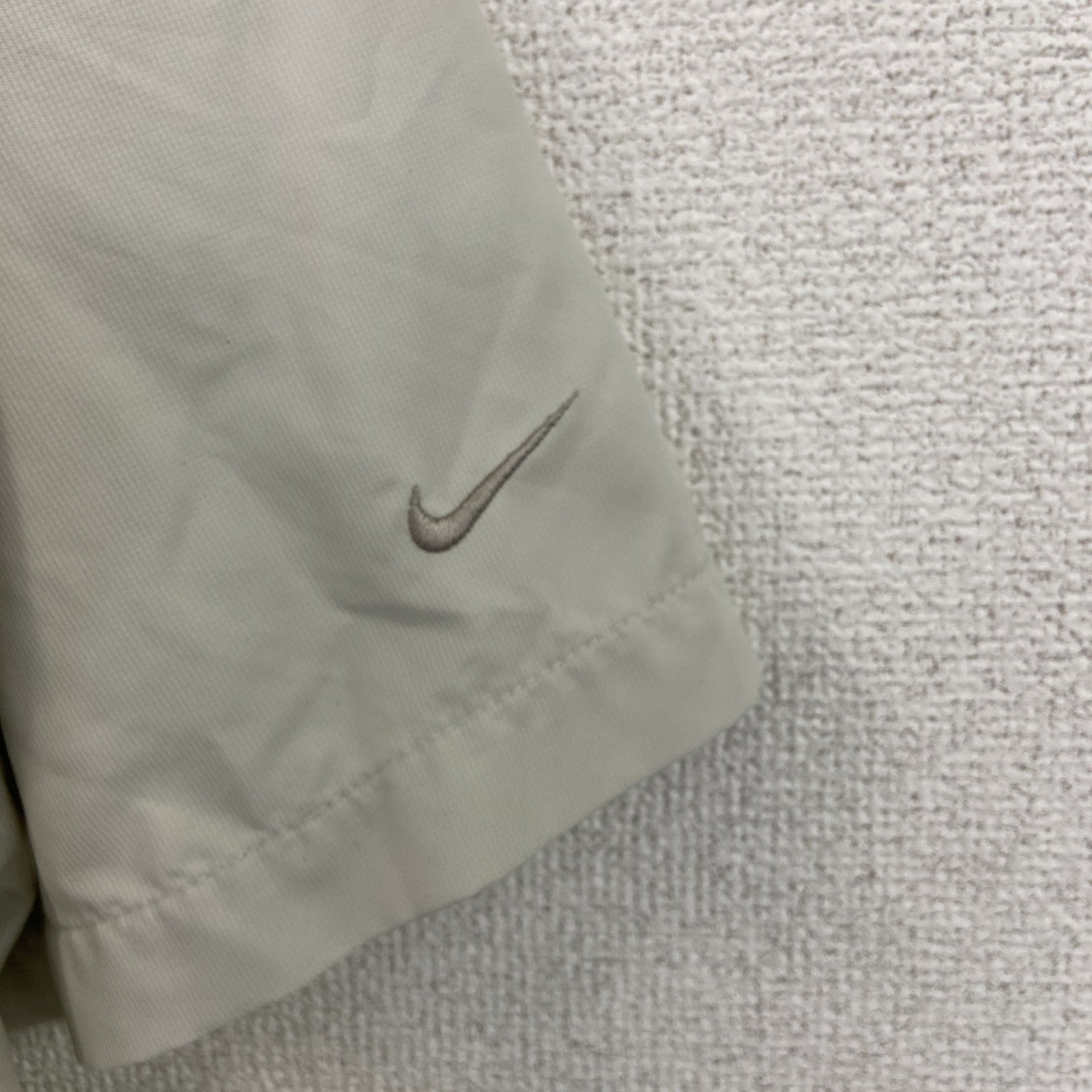 NIKE GOLF　ナイキ　半袖ハーフジッププルオーバー　スウッシュロゴ　ベージュ　Lサイズ
