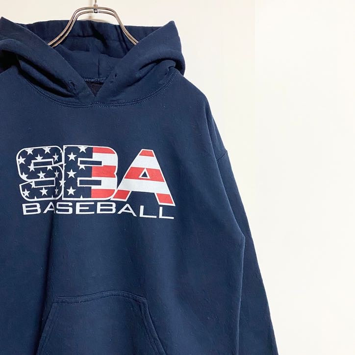 古着 used　SBA BASEBALL　長袖プリントパーカー　フード付きスウェット　バックプリント　ネイビー　Mサイズ