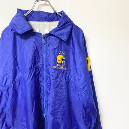 古着 used　長袖ナイロンジャケット　フード付き　カレッジプリント　フットボール　青　ブルー　ビックシルエット
