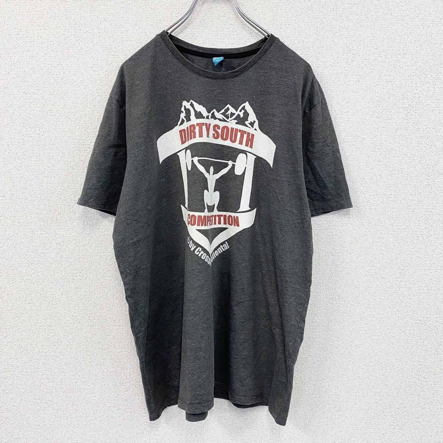 spread shirt　半袖プリントTシャツ　DIRTY SOUTH　GYM　ダークグレー　XLサイズ
