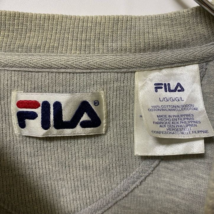 古着 used　FILA フィラ　長袖ヘンリーネック　コットンスウェット　トレーナー　ワンポイントロゴ刺繍　グレー　Lサイズ