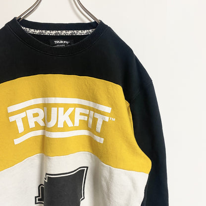 古着 used　TRUKFIT　長袖クルーネックプリントスウェット　アニマル柄　レオパード　レトロ　デザイン　秋冬服　Mサイズ