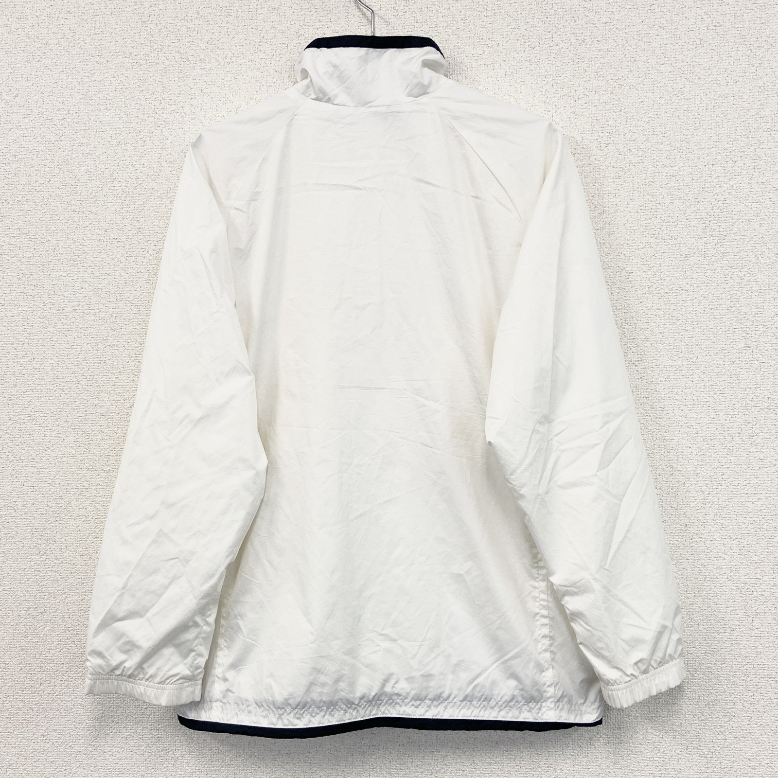 NIKE　ナイキ　フルジップジャケット　スウッシュロゴ　白　ホワイト　Mサイズ