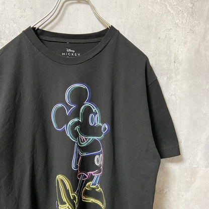古着 used　Disney ディズニー　ミッキー　Mickey　半袖ネオンプリントＴシャツ　黒　クルーネック　キャラクター
