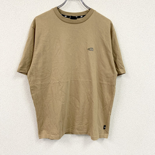 NEW BALANCE　ニューバランス　半袖Tシャツ　ワッペン　ワンポイント　クルーネック　ベージュ
