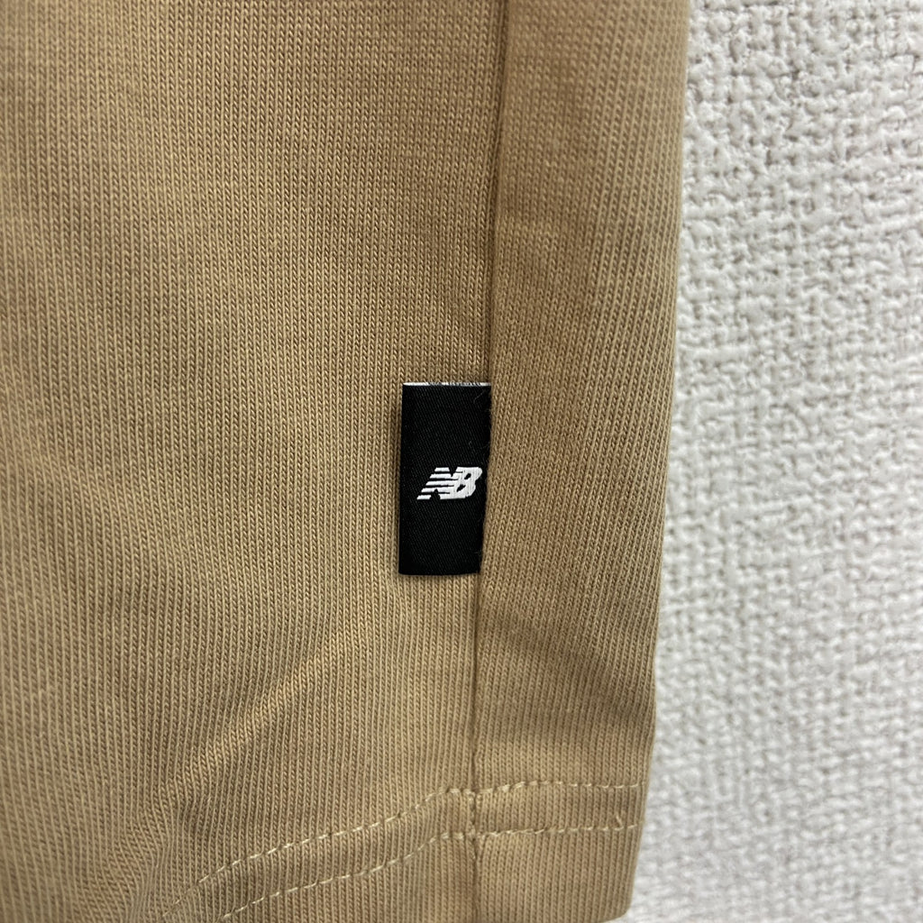 NEW BALANCE　ニューバランス　半袖Tシャツ　ワッペン　ワンポイント　クルーネック　ベージュ