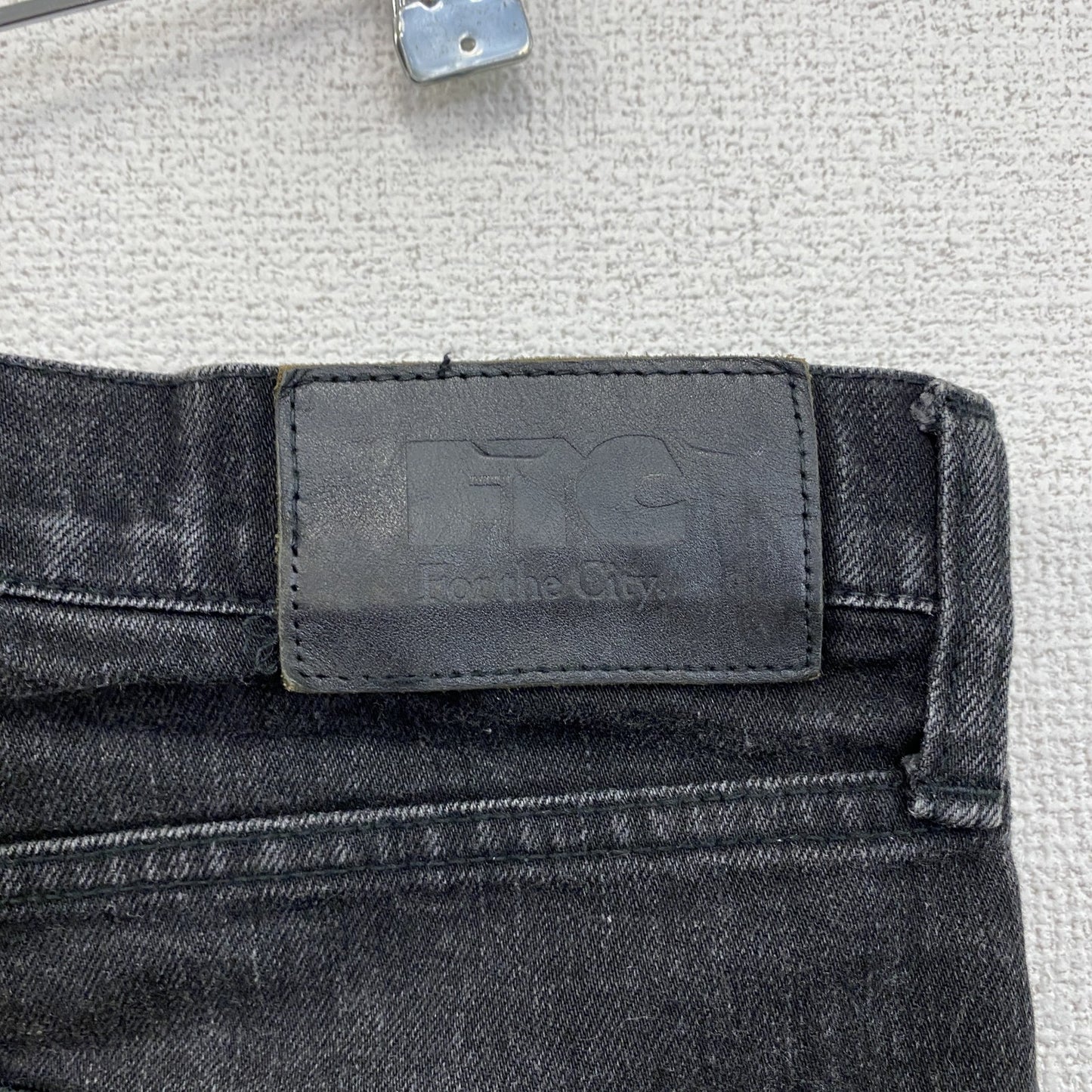 FTC　エフティーシー　デニムパンツ/ジーンズ　ジップフライ　インディゴ染め　黒　ブラック　32サイズ