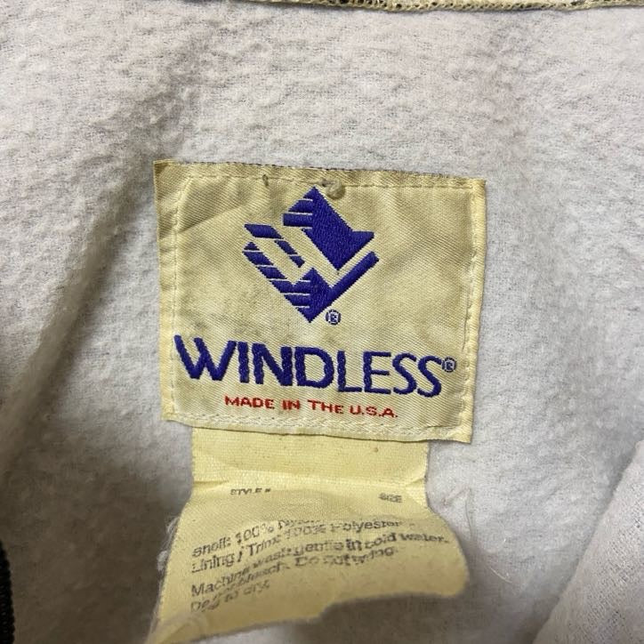 古着 used　WINDLESS　USA製　長袖ハーフジップナイロンジャケット　プルオーバー　バックプリント　オーバーサイズ