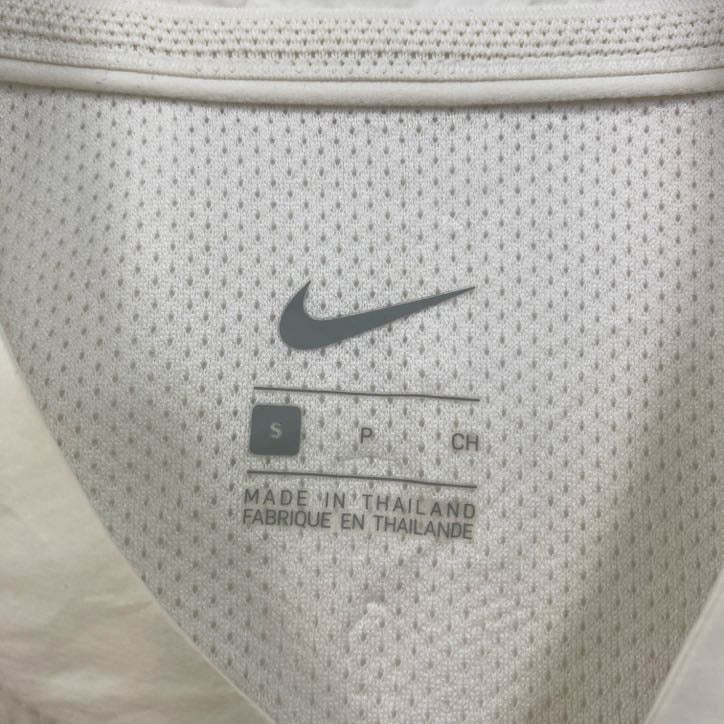 NIKE　ナイキ　ハーフジッププルオーバージャケット　白　ホワイト　Sサイズ