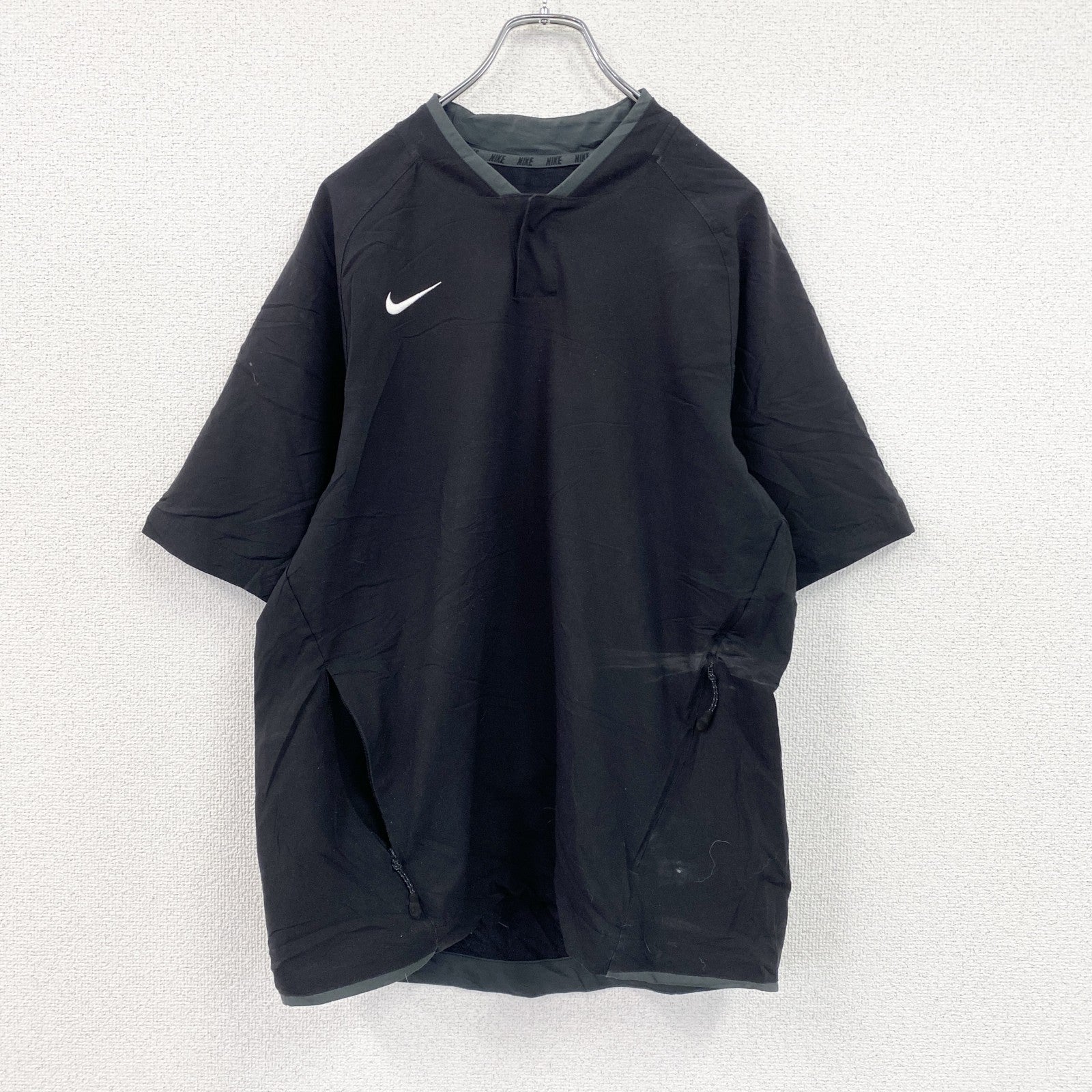 NIKE　ナイキ　半袖プルオーバー　黒　ブラック　Mサイズ