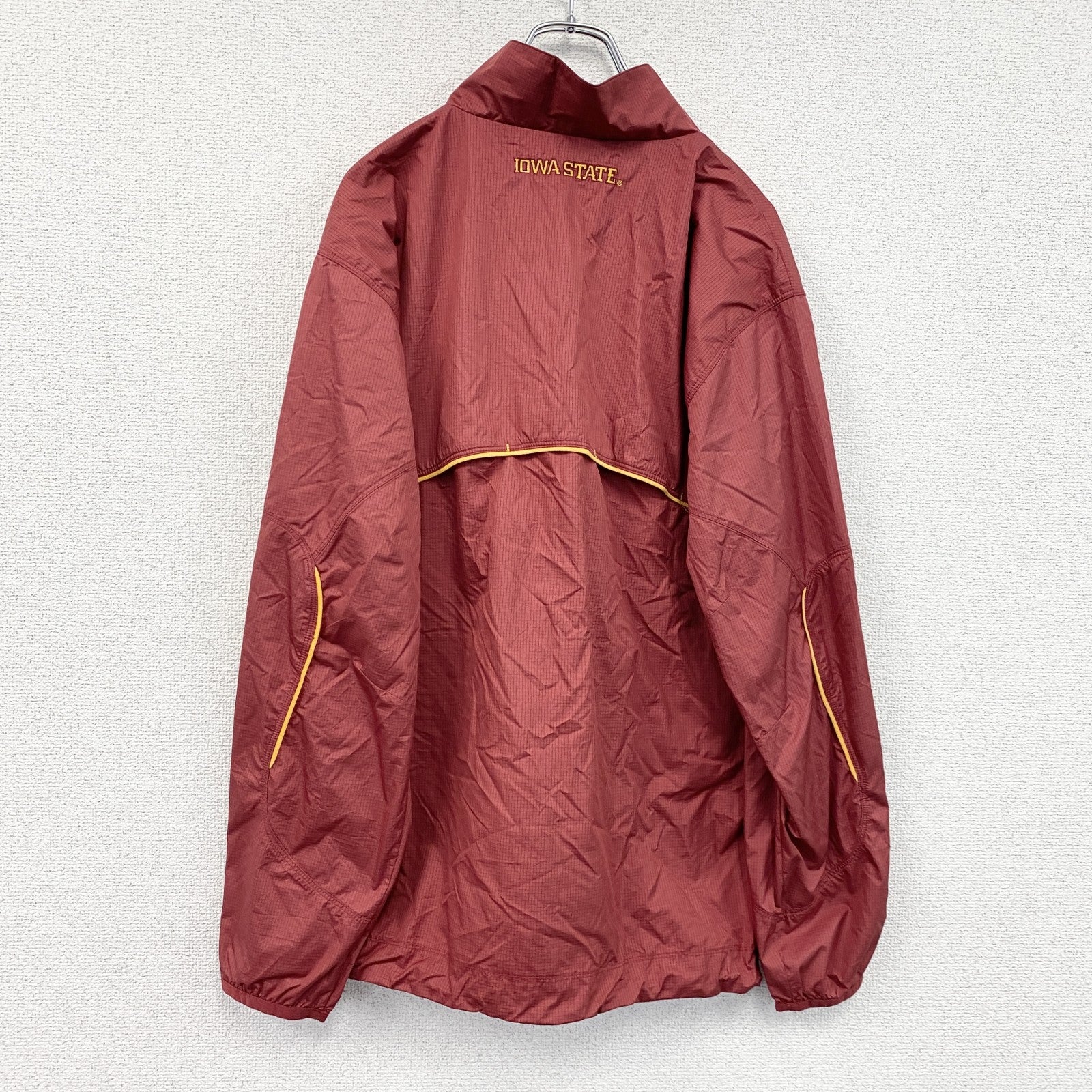NIKE　ナイキ　プルオーバージャケット　赤　レッド　Sサイズ