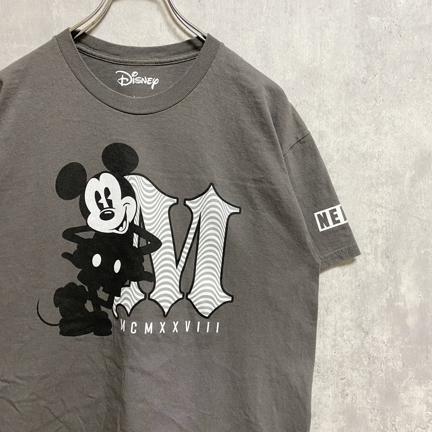 古着 used　Disney　ディズニー　NEFF　ネフ　半袖プリントＴシャツ　グレー　Mickey　ミッキー　メンズ　レディース