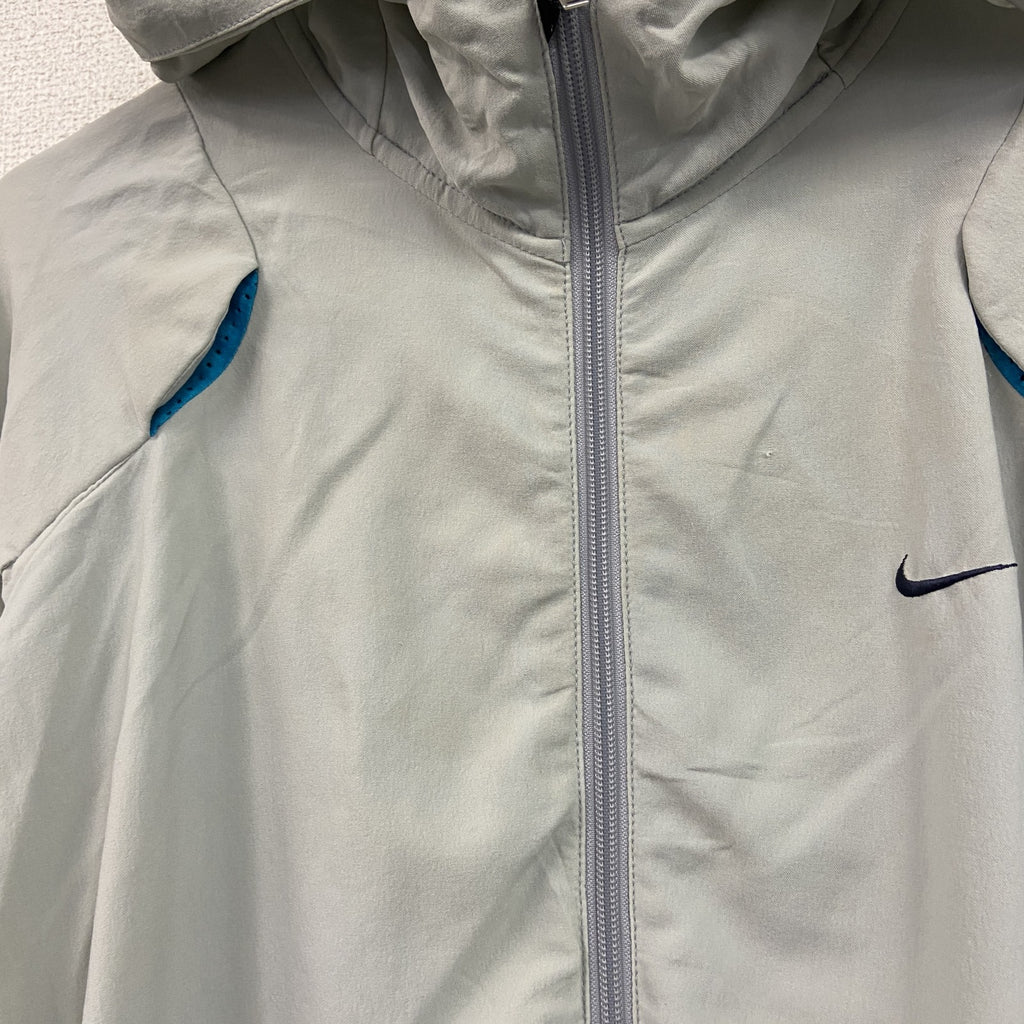 NIKE　ナイキ　ソフトシェルジャケット　ギミック　スウッシュ　ワンポイント　灰色　グレー　Lサイズ