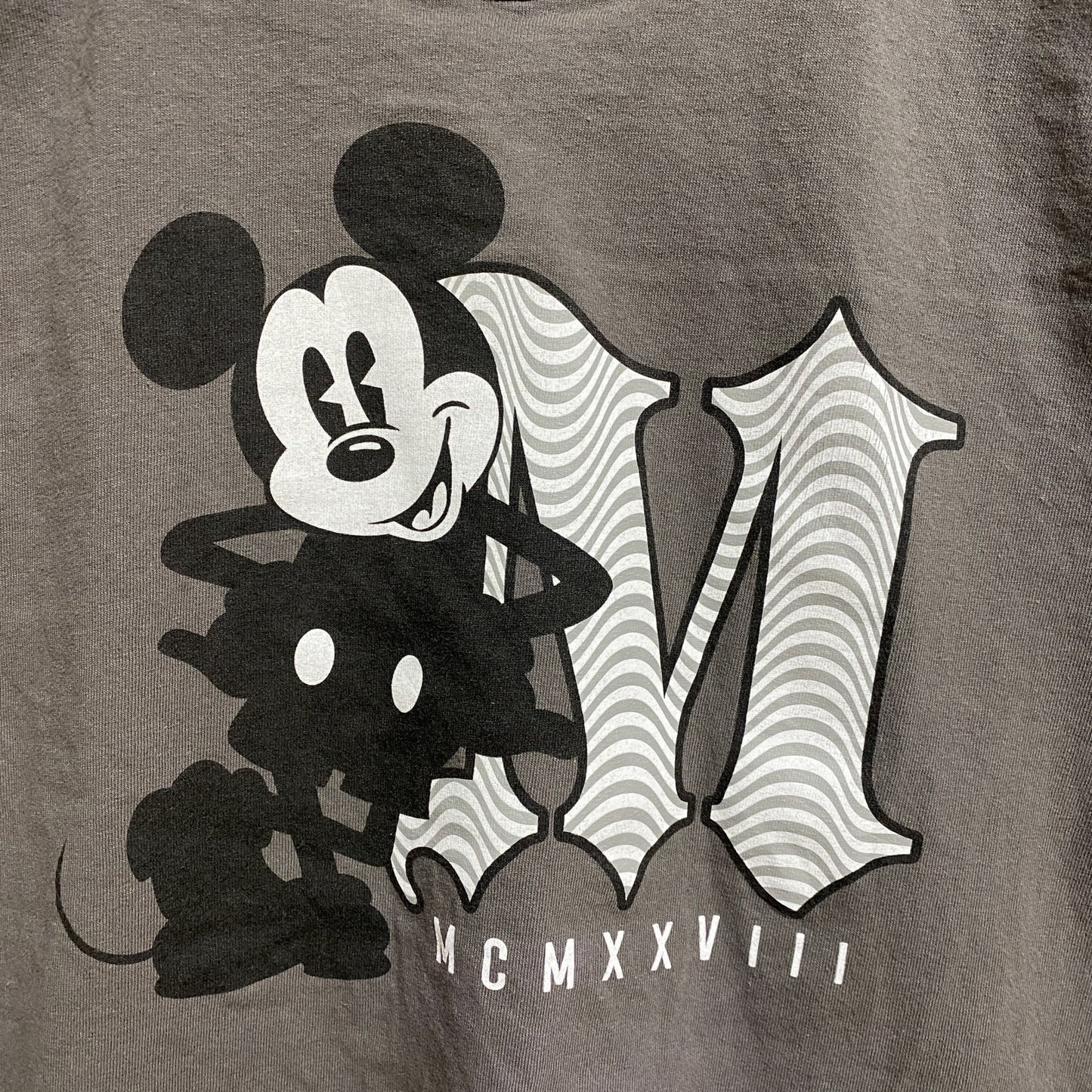 古着 used　Disney　ディズニー　NEFF　ネフ　半袖プリントＴシャツ　グレー　Mickey　ミッキー　メンズ　レディース