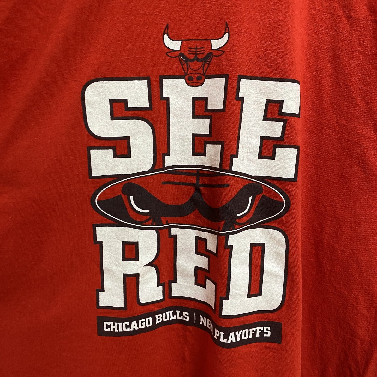 古着 used　GILDAN　ギルダン　半袖プリントTシャツ　シカゴブルズ　NBA　バスケットボール　赤　レッド　XLサイズ